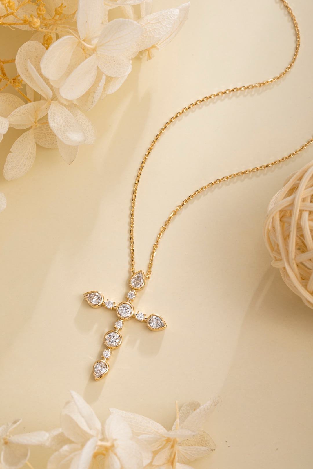 Kalung Liontin Salib Berlian B - Bezels Set Pendant ulasan dan harga