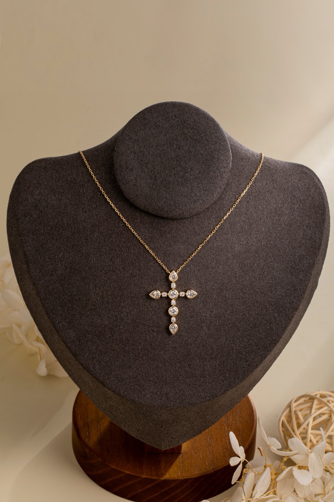 Kalung Liontin Salib Berlian B - Bezels Set Pendant ulasan dan harga